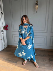Printed summer suits (Thursday)