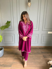 Woollen embroided Kashmiri pherans (Asharfi)