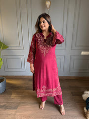 Kashmiri embroided velvet set (Apple)