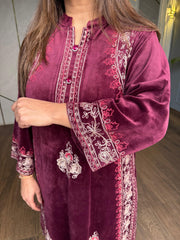 Velvet embroided pheran set (Shine)
