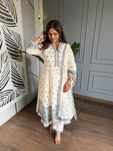 Exclusive formal embroidered wear for summers (Kizo)