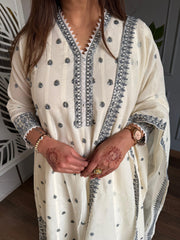 Exclusive formal embroidered wear for summers (Kizo)