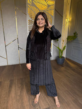 Velvet 3 piece short jacket embroided suit (Roma)