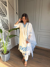 Muslin 3d printed flower embroided suit with organza dupatta