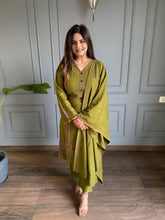 Super warm and soft knitting embroidered shawl suit (Shyra)