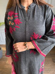 Pure acrylic wool embroided loose style co-ord set (Cementic)