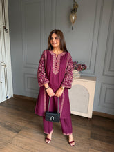 (Samiya) Beautiful embroidered chogha set
