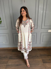 Most exclusive premium knitted wool embroidered pheran set (Vami)