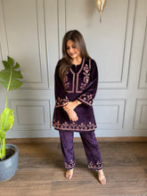 Warm and soft strechable velvet embroidered suit (Jenna)