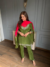 Pure crepe 4 piece real mirror detailing festive suit for Rakhi with embroidered bustier (Charu)