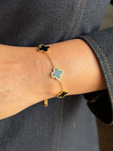 (Jewel) Clover motif floral shaped bracelet