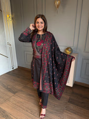 Self knitted woollen shawl suit (Meera)