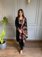Soft knitted full jaal embroided woollen shawl suit (Milan)