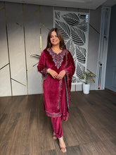 VELVET EMBROIDED SHAWL SUIT