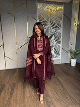 ROSE EMBROIDED SHAWL SUIT