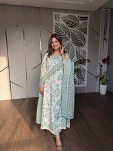 Cotton flarred summer print suit