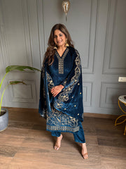 Velvet embroidery shawl suit (Neena)