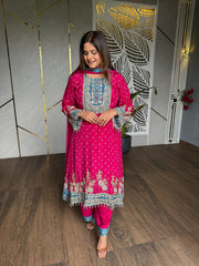 A line crepe embroided suit (Jenny)