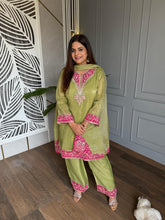 Crushed tissue embroided suit (Humtum)