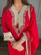 Crepe embroided suit with lining (Mahi)