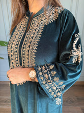 Kashmiri embroided velvet loose pherans(Jannat)