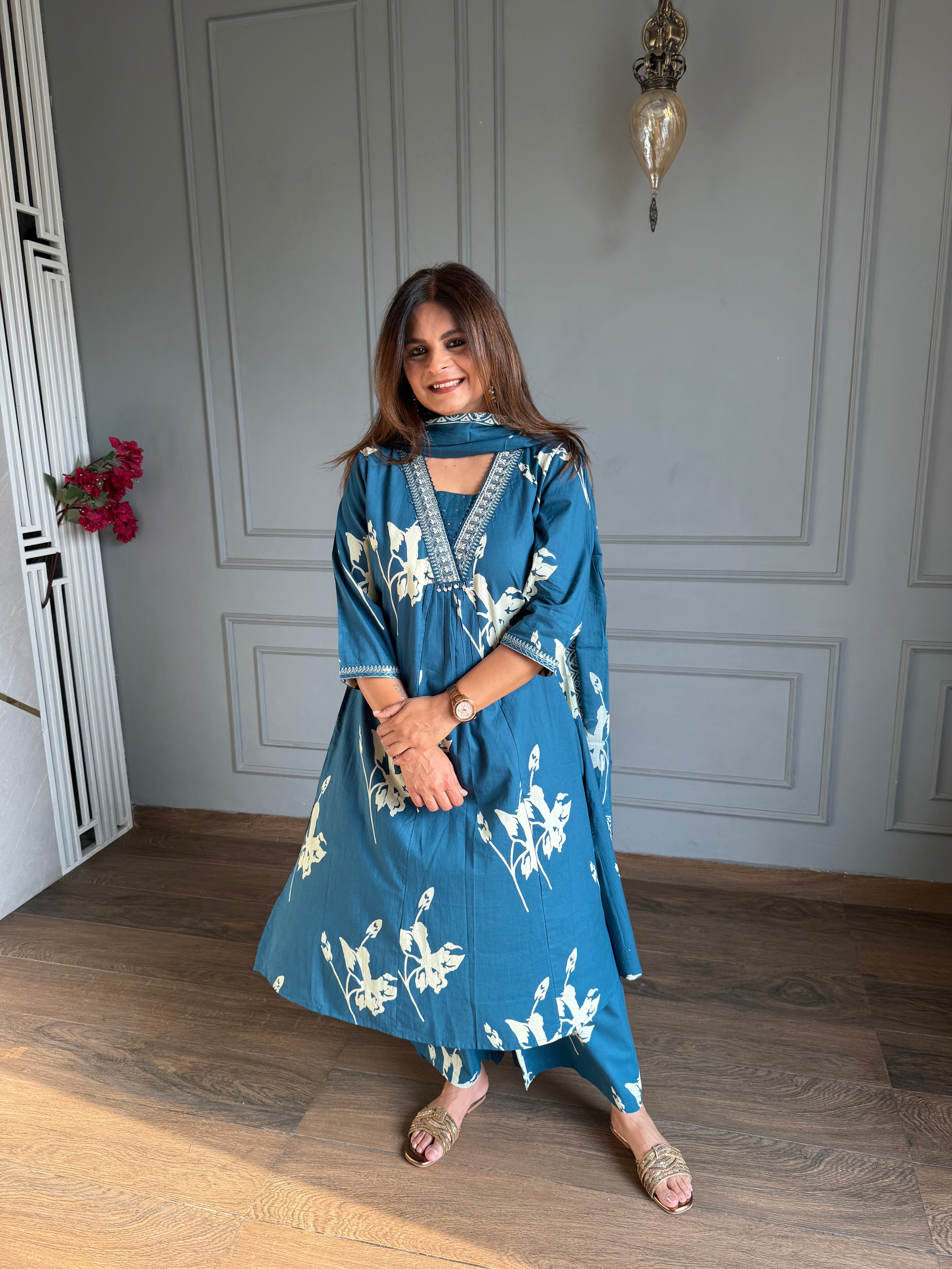 Printed summer suits (Thursday)