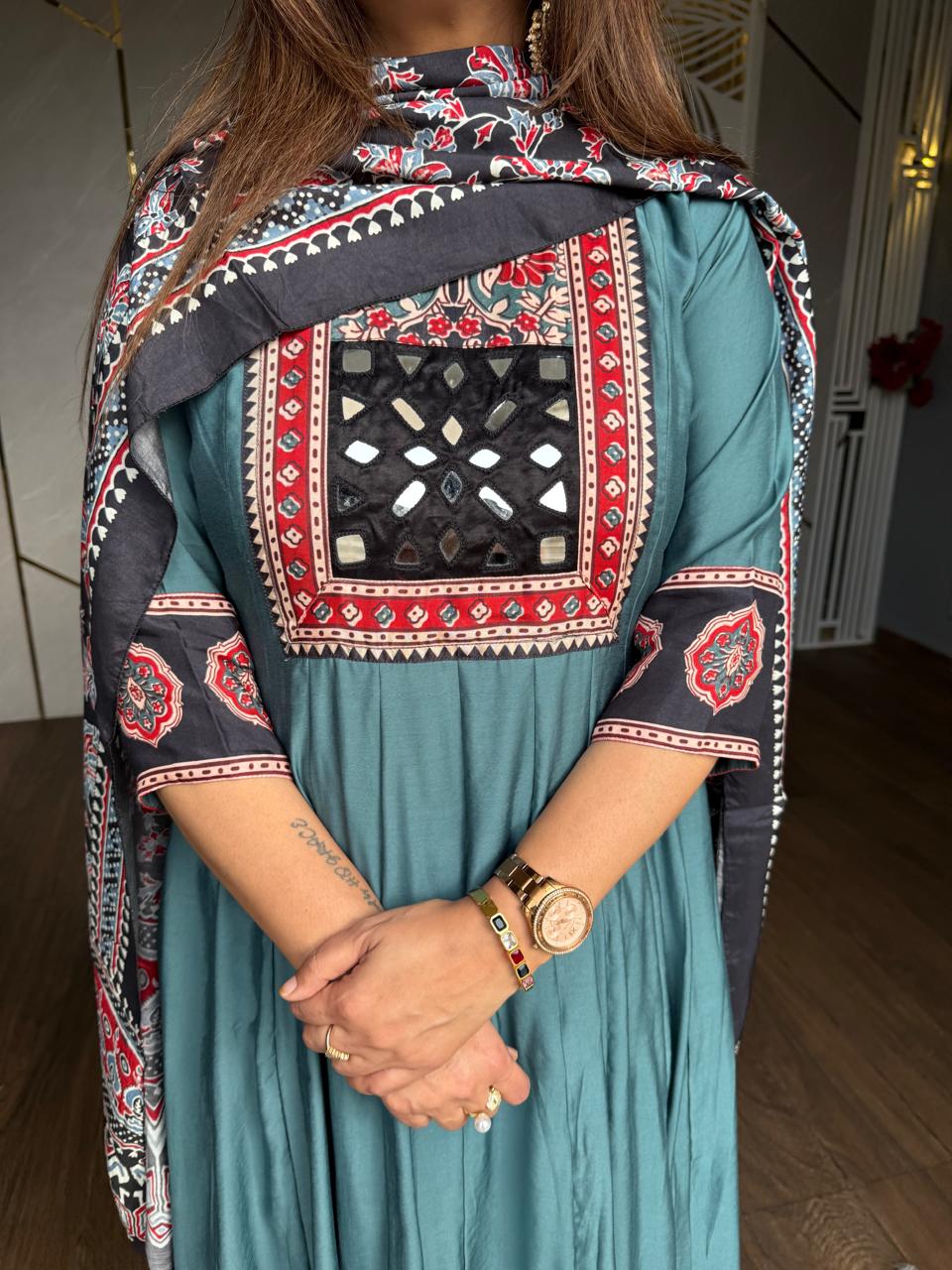 Muslin flarred suit (With sleeves)