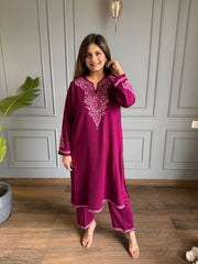 Woollen embroided Kashmiri pherans (Asharfi)