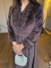 Beautiful velvet embroided dress (Aloe)