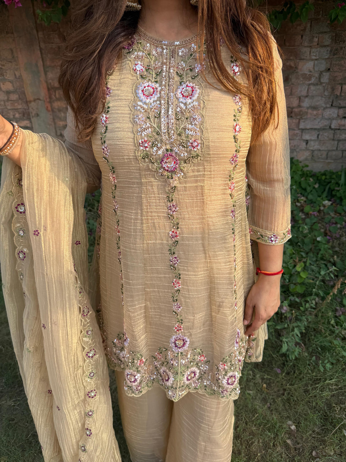 Crush tissue embroidered suit with cotton lining (Nysa)