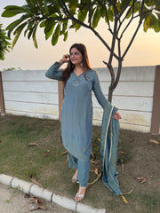 Pure crushed tissue suit with full lining and hand work detailing all over the shirt and tissue dupatta (Nishi)