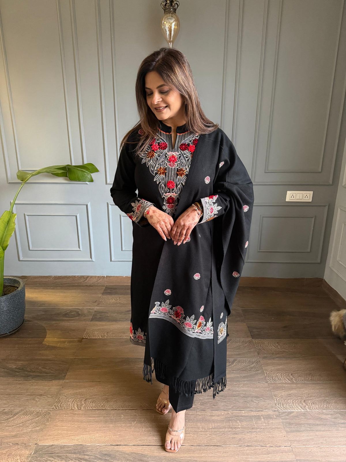 3 Piece wollen 3d printed embroided shawl suit (Nazira)