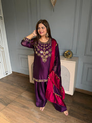 Super soft hand embroidered suit in full lining and with organza dupatta (Nish)