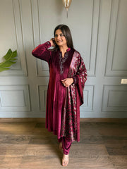Shimmer velvet A lined flarred anarkali suit (Cranberry)