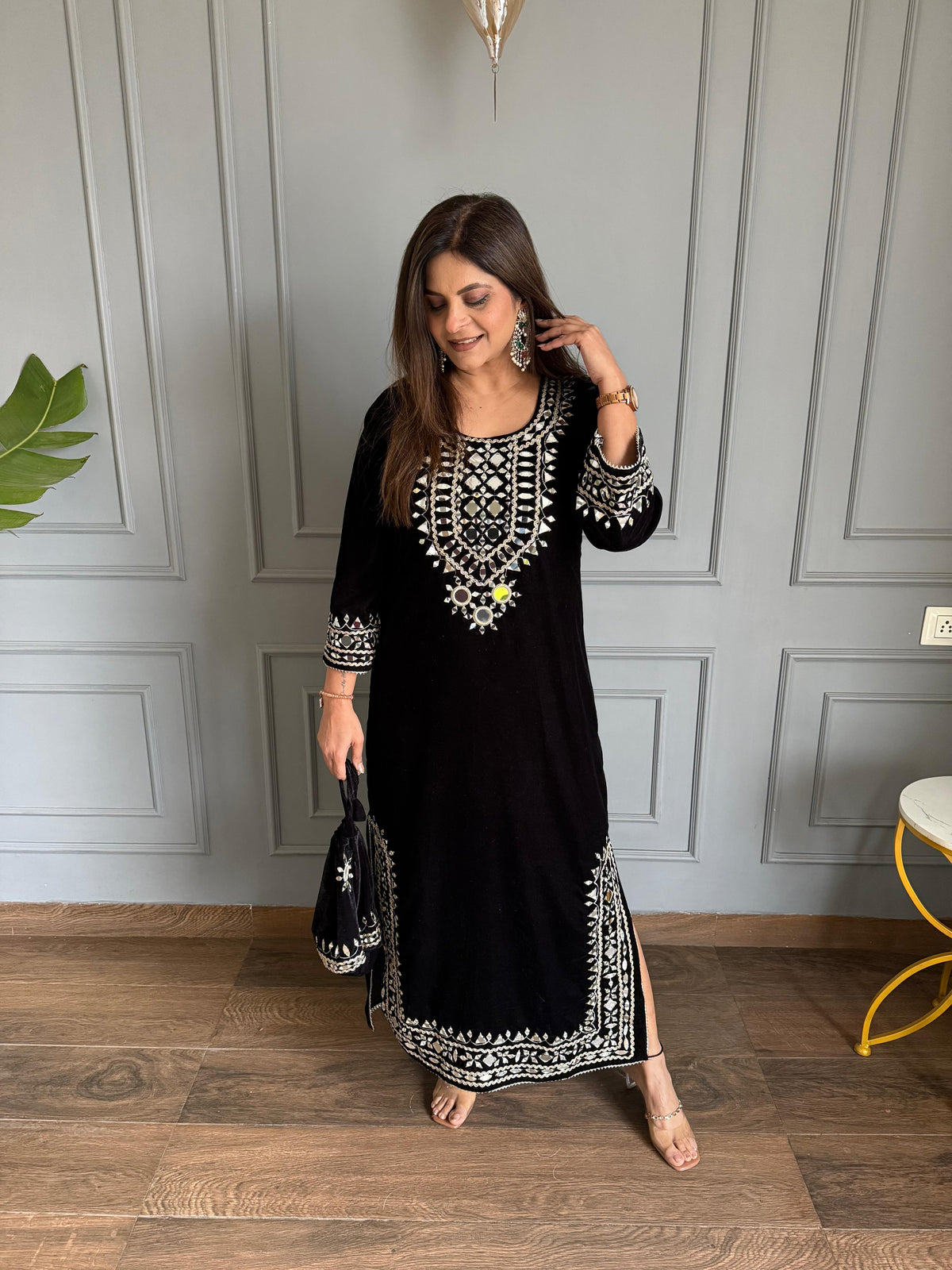 Stylish velvet kaftaan with mirror work (Kamal)
