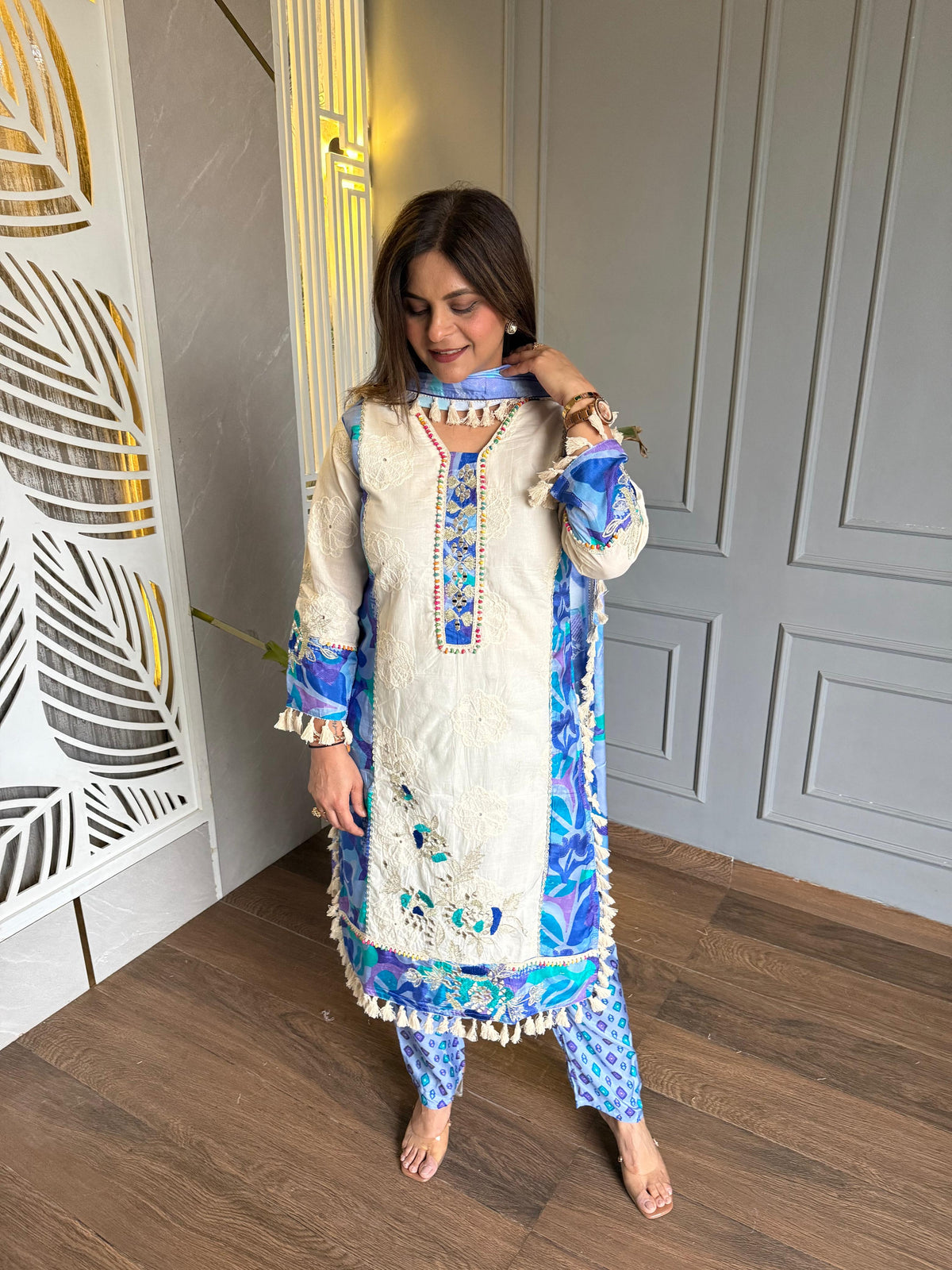 Pure cotton embroidered suit with lining of shirt (Maya)