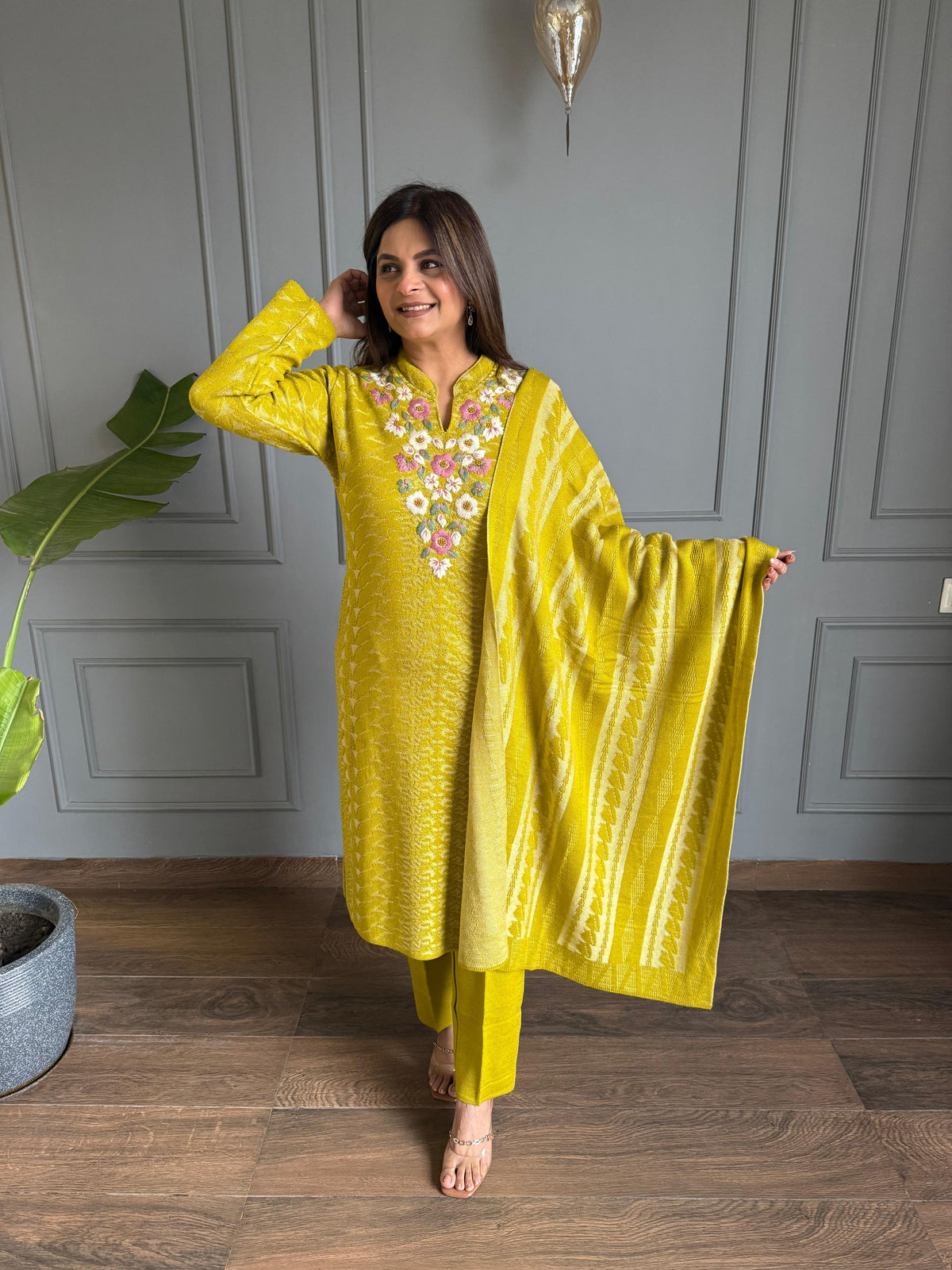 Super soft knitted wool embroided suit (Mustard)