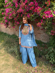 Hand embroidered farshi suit with full lining (Gursheen)