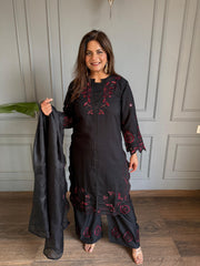 Pakistani embroidered suit with embroidered dupatta (Aarna)