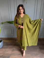 Super warm and soft knitting embroidered shawl suit (Shyra)