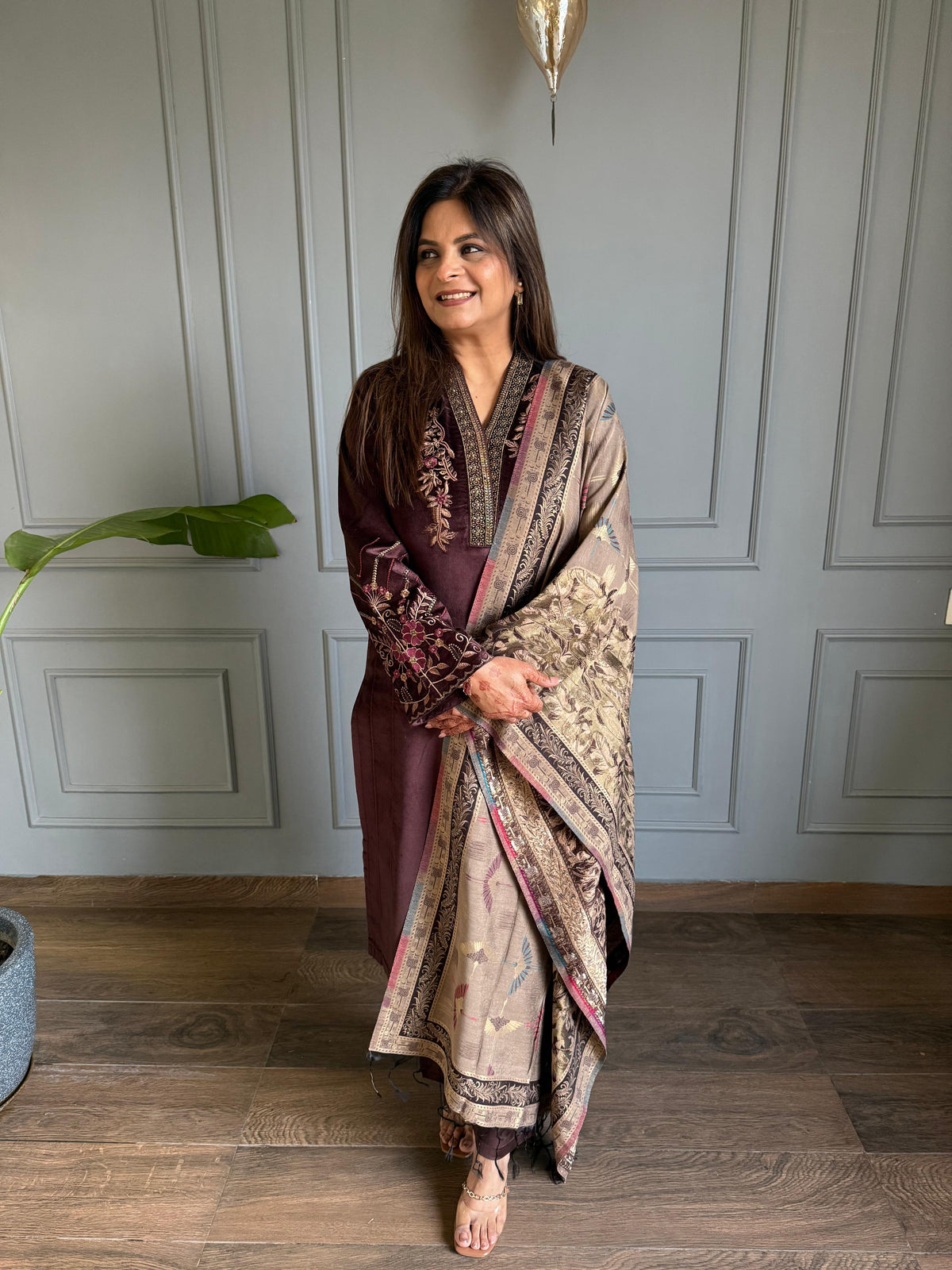 Corduroy velvet suit with banarasi dupatta (Khamrah)