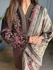 Corduroy velvet suit with banarasi dupatta (Khamrah)