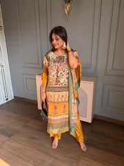 Beautiful embroidered cape kaftaan set (Zara)