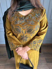 Corduroy soft and strechable velvet suit with embroidered silk dupatta (Natasha)