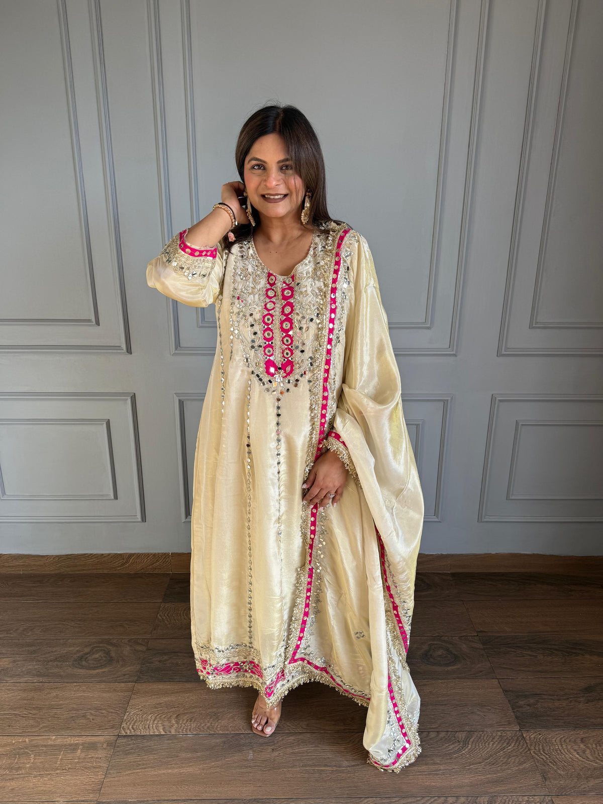 Pure tissue real mirrir detailing suit (Shazia)
