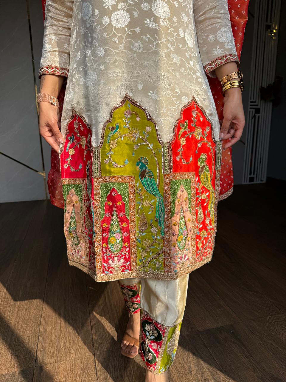 Silk tissue parrot suit