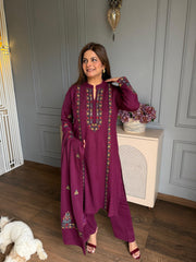 (Sukku) Beautiful embroidered woollen shawl suit