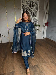 MUSLIN EMBROIDER SUITS (PEACE)