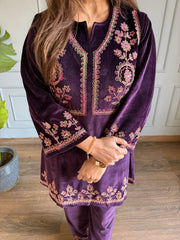 Warm and soft strechable velvet embroidered suit (Jenna)