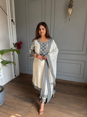 Pure cotton embroided suit (ZARA)